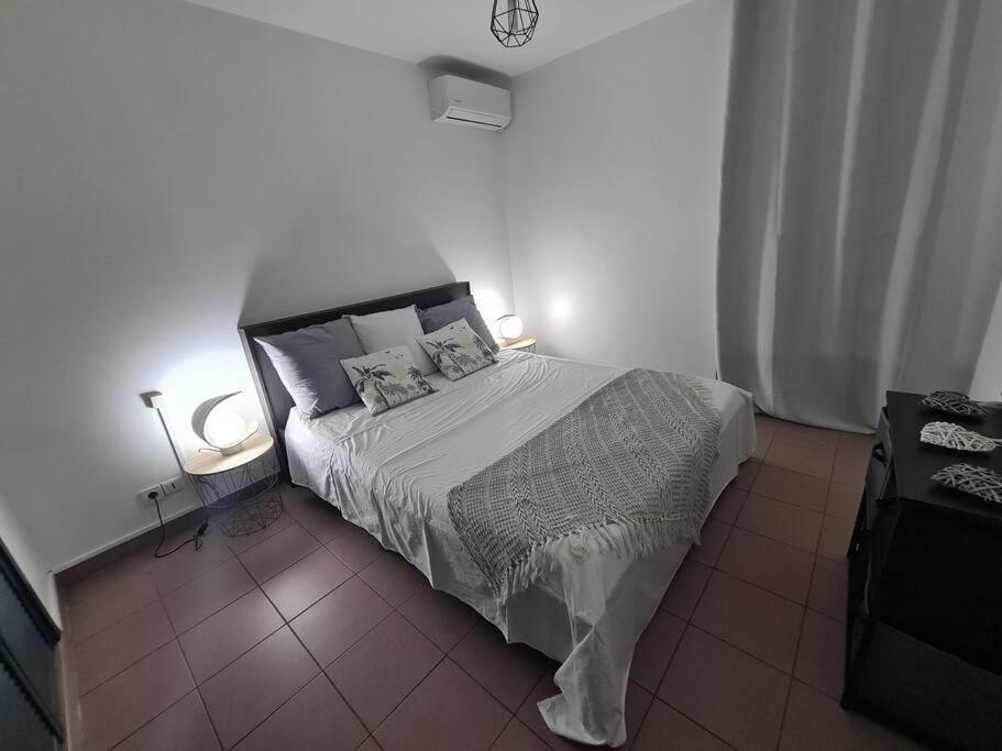 Antilo - appartement proche mer Le Diamant Esterno foto